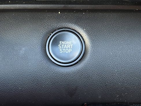 Certified 2025 Hyundai Elantra Sport image 12