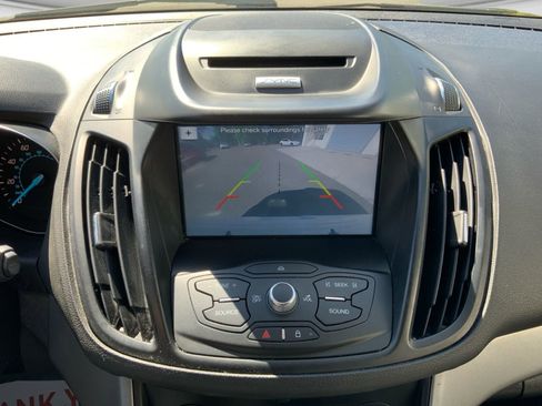 Used 2016 Ford Escape SE w/ Equipment Group 201A AWD/4WD image 17