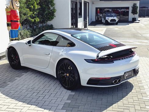 Used 2022 Porsche 911 Carrera 4S image 4