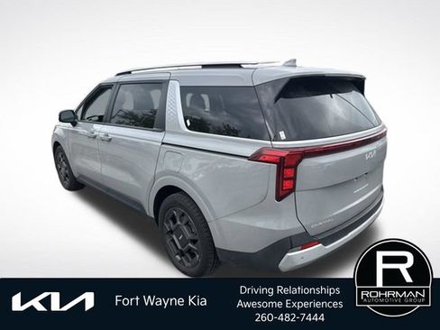 Certified 2025 Kia Carnival EX FWD image 3