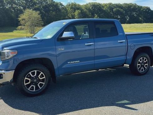 Used 2018 Toyota Tundra Limited w/ Limited Premium Package AWD/4WD image 5