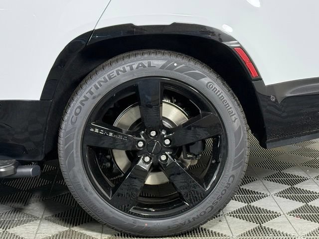 New 2026 Land Rover Defender 130 V8 AWD/4WD image 13
