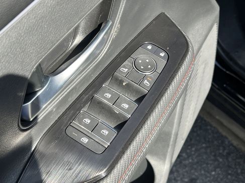 New 2026 Nissan Kicks SR FWD image 16