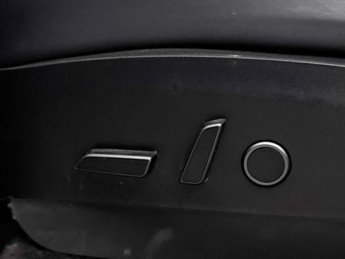 Used 2021 Tesla Model Y Long Range AWD/4WD image 27