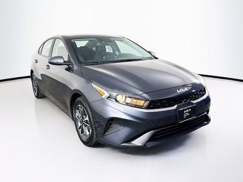 Certified 2023 Kia Forte LXS w/ LXS Technology Package FWD image 3