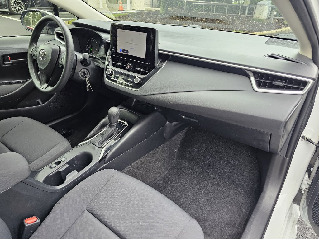 Used 2024 Toyota Corolla LE FWD image 10