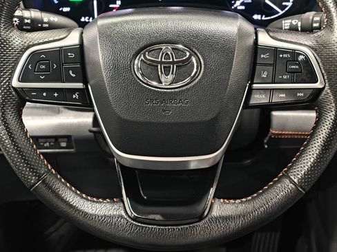 Used 2024 Toyota Sienna XSE w/ XSE Plus Package AWD/4WD image 6
