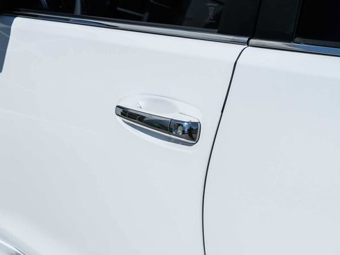 Used 2021 Lexus GX 460 Premium w/ Premium Package AWD/4WD image 15