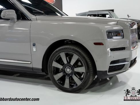 Used 2023 Rolls-Royce Cullinan AWD/4WD image 34