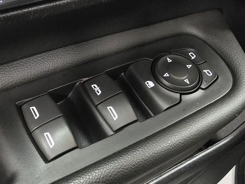 Used 2023 GMC Terrain SLE image 22