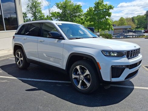 New 2026 Jeep Grand Cherokee Limited AWD/4WD image 2