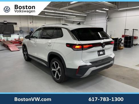 New 2026 Volkswagen Tiguan SE image 2