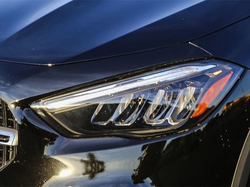 New 2025 Mercedes-Benz GLA 250 4MATIC image 8