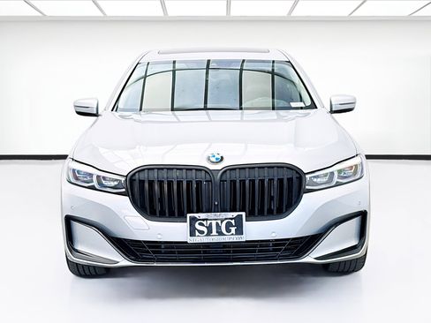 Used 2020 BMW 740i RWD image 2