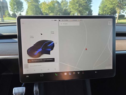 Used 2022 Tesla Model Y Long Range AWD/4WD image 19