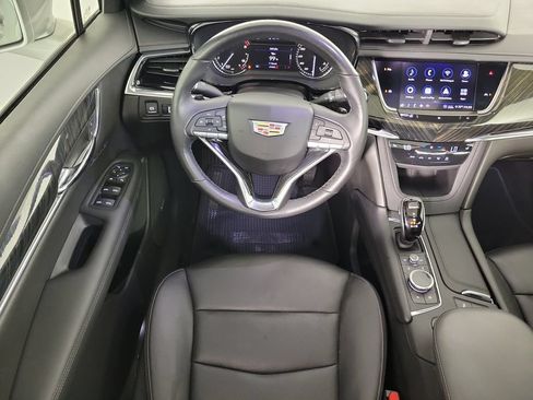 Used 2020 Cadillac XT6 Premium Luxury FWD image 17