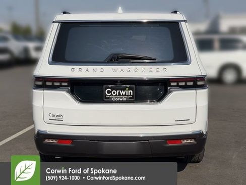 Used 2022 Jeep Grand Wagoneer Series III AWD/4WD image 18