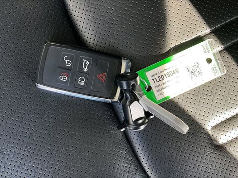 Used 2020 Land Rover Defender 110 First Edition AWD/4WD image 11