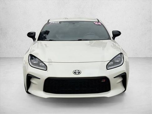 Used 2024 Toyota GR86 image 7