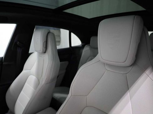 New 2025 Porsche Macan Turbo Electric image 18