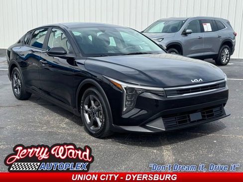 Used 2025 Kia K4 LXS image 1