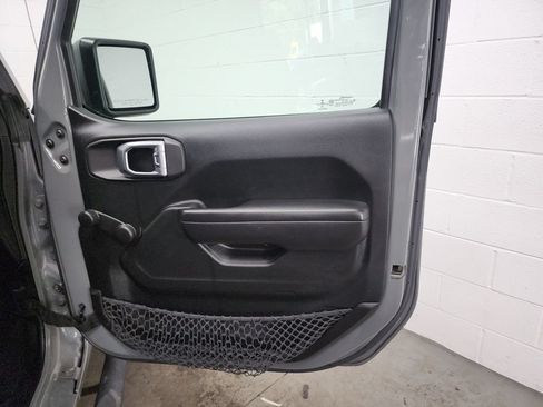 Used 2018 Jeep Wrangler Unlimited Sport AWD/4WD image 28