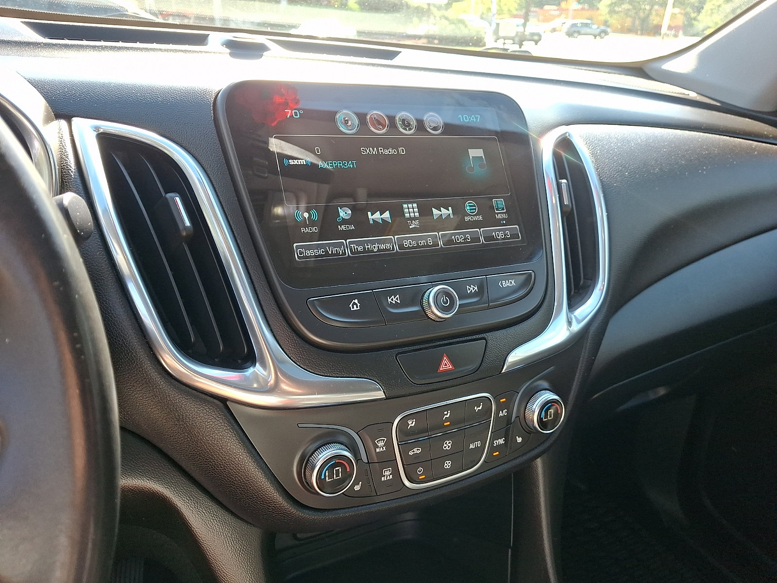 Used 2018 Chevrolet Equinox LT w/ Sun & Infotainment Package AWD/4WD image 23