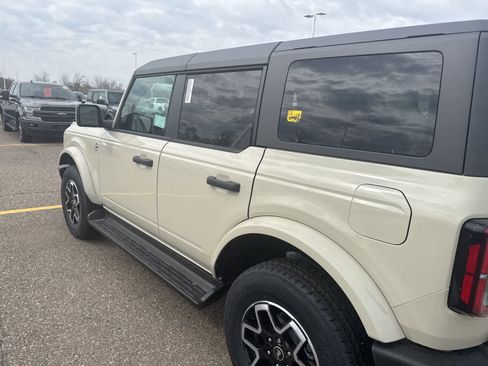 New 2026 Ford Bronco Outer Banks image 5