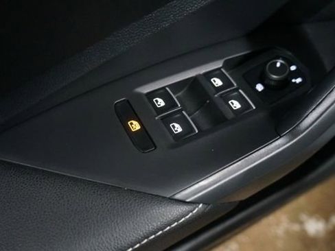 Certified 2023 Volkswagen Jetta SE image 29