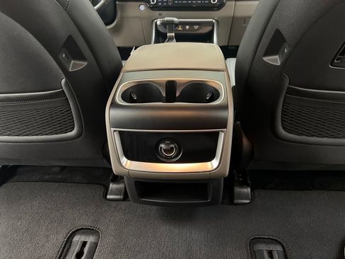 Used 2025 Kia Carnival LXS image 23