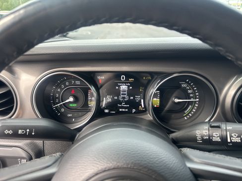 Used 2023 Jeep Wrangler Unlimited w/ Cold Weather Group AWD/4WD image 20