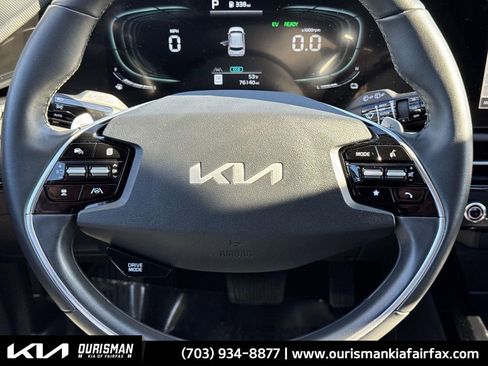 Used 2023 Kia Niro EX image 13