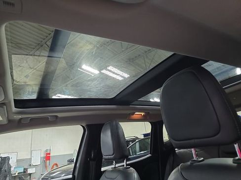 Used 2019 Jeep Renegade Limited w/ Trailer Tow Group image 29