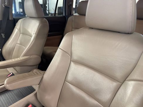 Used 2016 Honda Pilot Touring image 12