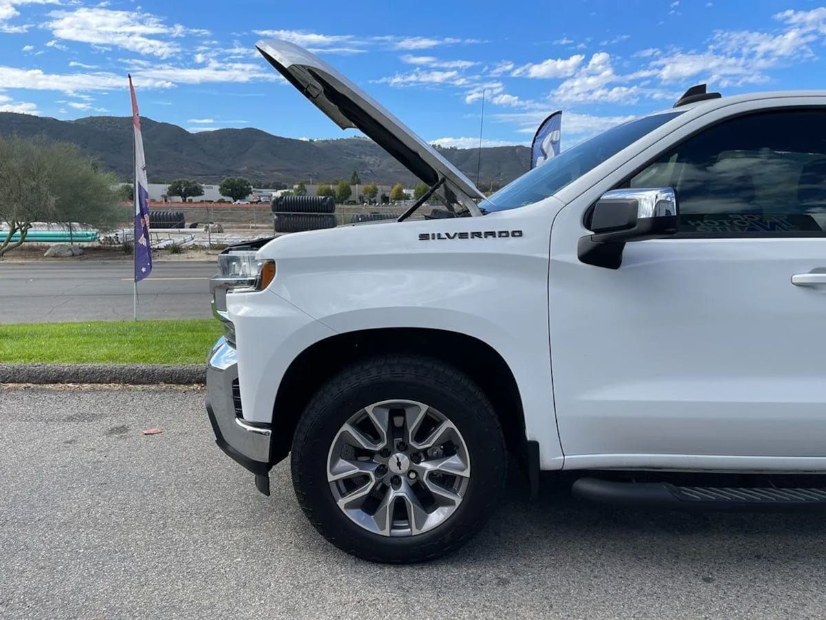 Used 2021 Chevrolet Silverado 1500 LT RWD image 32