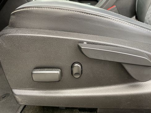 Used 2015 Chevrolet Colorado Z71 image 56