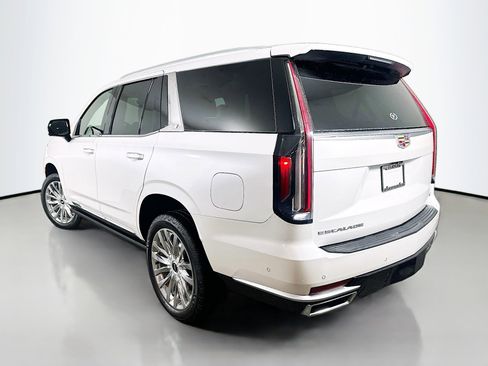 Used 2022 Cadillac Escalade Premium Luxury w/ Performance Package AWD/4WD image 5
