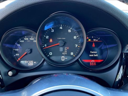 Used 2021 Porsche Macan image 47