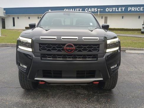 Used 2025 Nissan Frontier PRO-4X w/ Pro Convenience Package image 9
