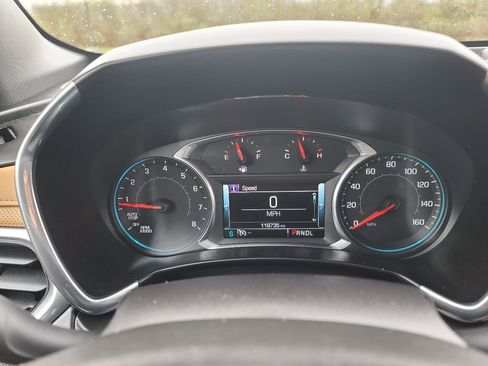 Used 2018 Chevrolet Equinox Premier AWD/4WD image 18