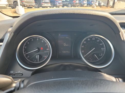 Used 2018 Toyota Camry SE FWD image 25
