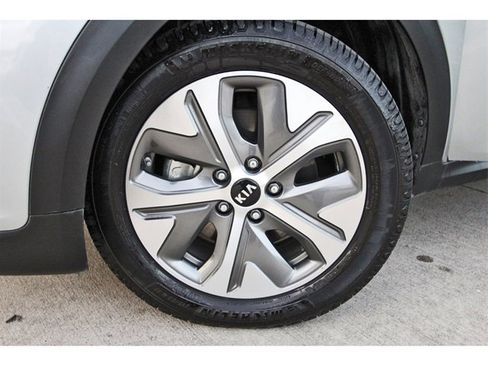 Used 2019 Kia Niro EX Premium image 31