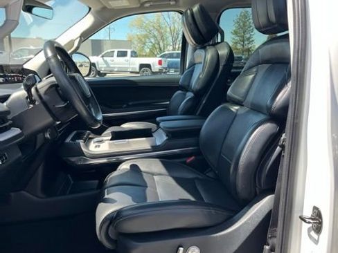 Used 2025 Lincoln Navigator Reserve AWD/4WD image 25