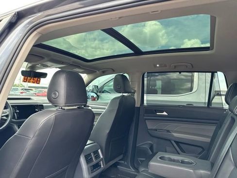 Used 2023 Volkswagen Atlas SEL R-Line AWD/4WD image 11