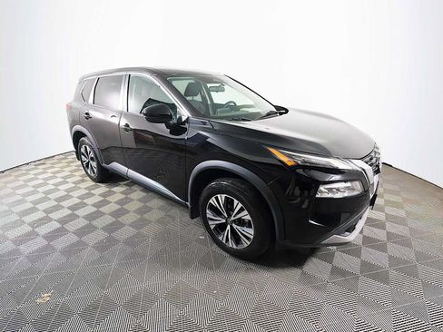 Used 2022 Nissan Rogue SV AWD/4WD image 3
