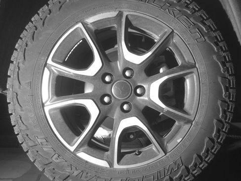 Used 2025 Jeep Compass Trailhawk AWD/4WD image 15