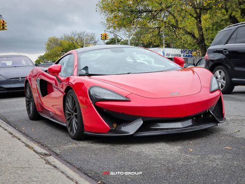 Used 2017 McLaren 570S image 3