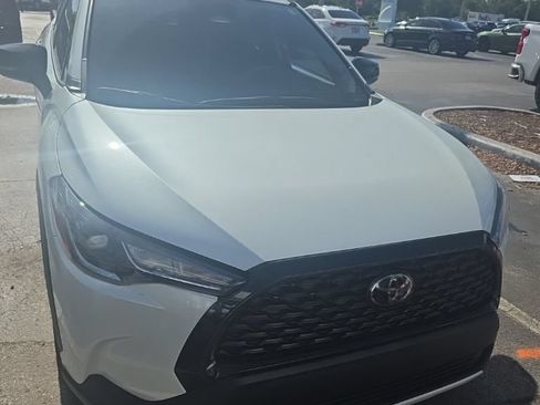 Used 2025 Toyota Corolla Cross LE FWD image 1