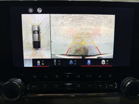 Used 2023 GMC Canyon Denali w/ Denali Black Edition image 9