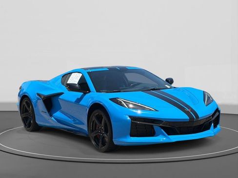 Used 2023 Chevrolet Corvette Z06 RWD image 3